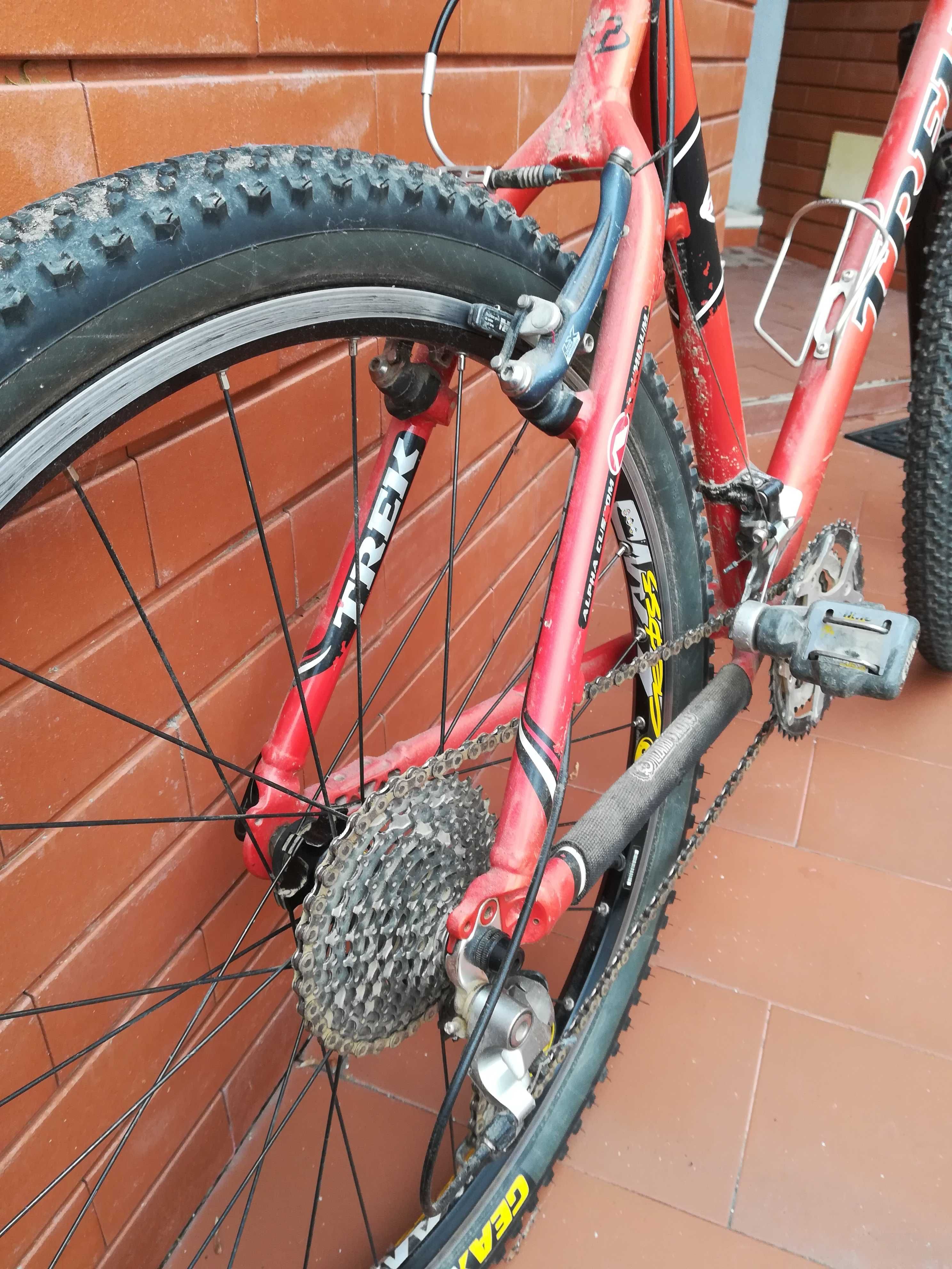 Bicicleta TREK 6500 + rolo treino