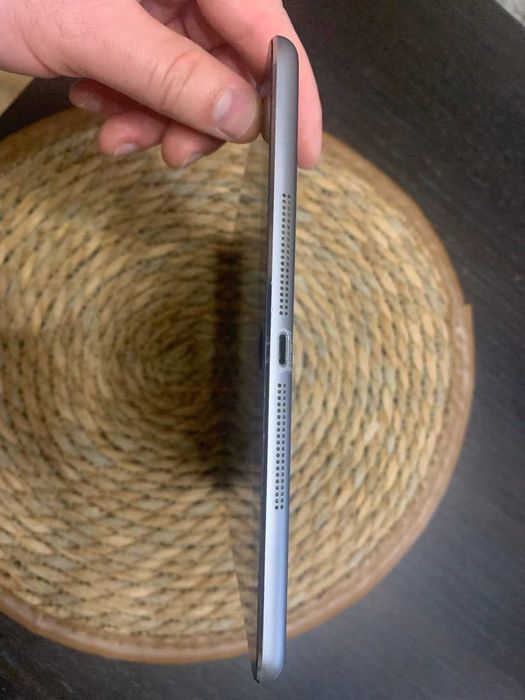 Планшет iPad Air 64Gb б/у