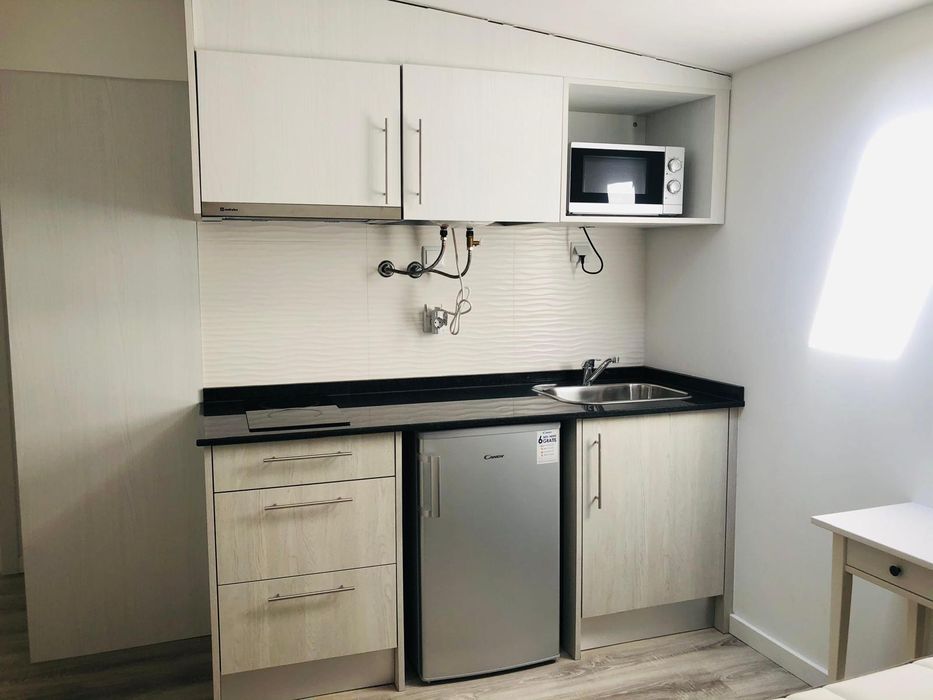 Estudio moderno no centro de Anadia com despensas INCLUIDAS!