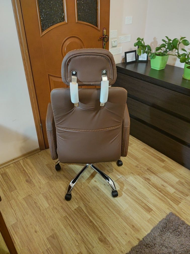 Нове крісло офісне геймерське та просто для дому зручне