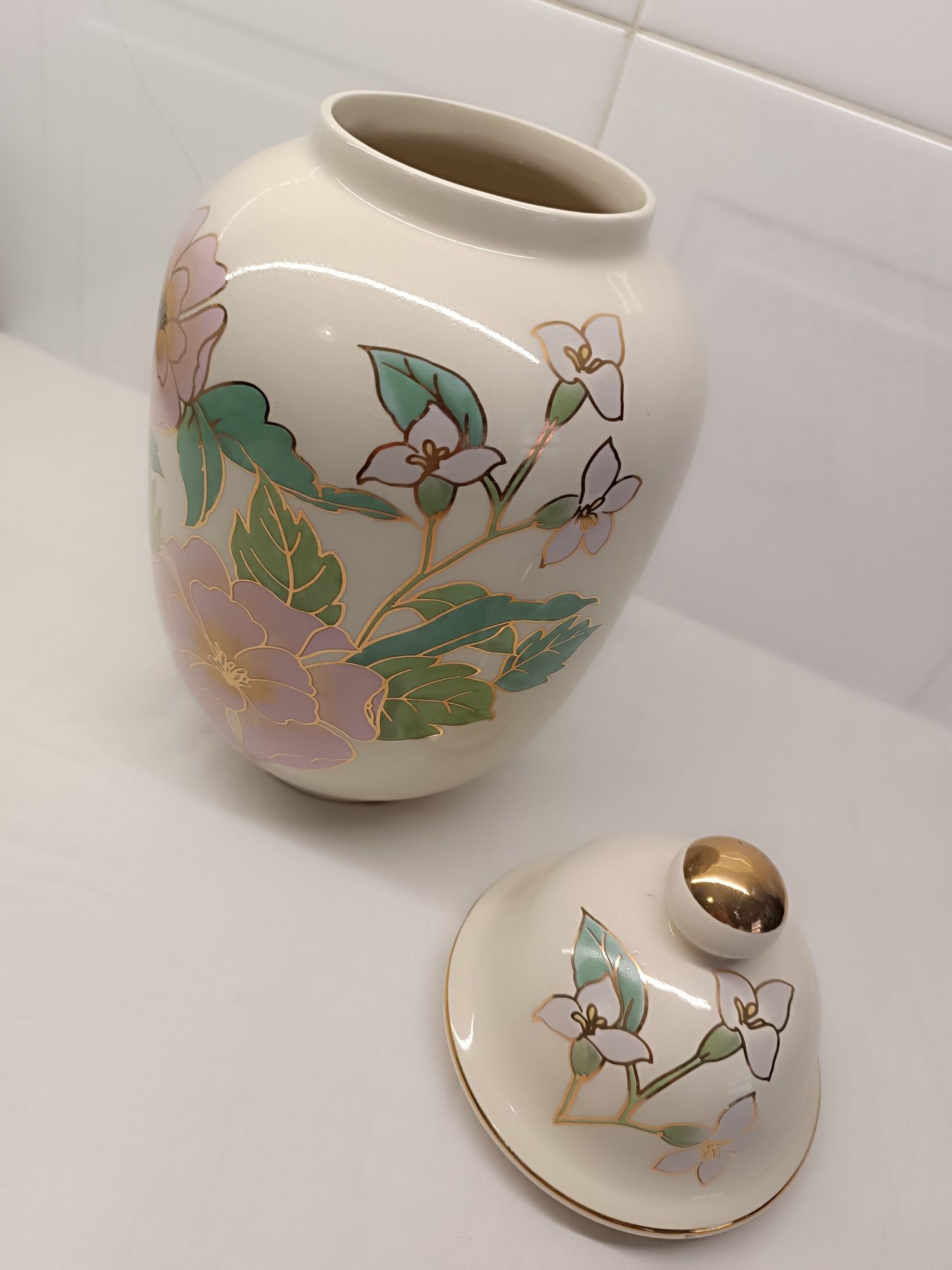 Pote Grande em Porcelana Antiga. 33 cm