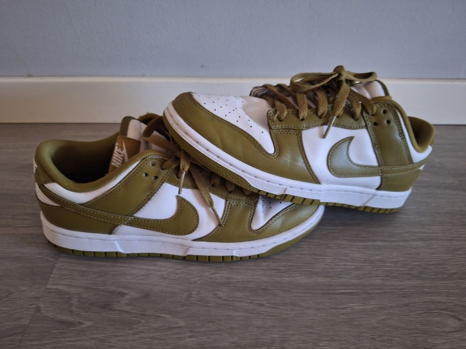 Tenis  em perfeito estado so uma marca