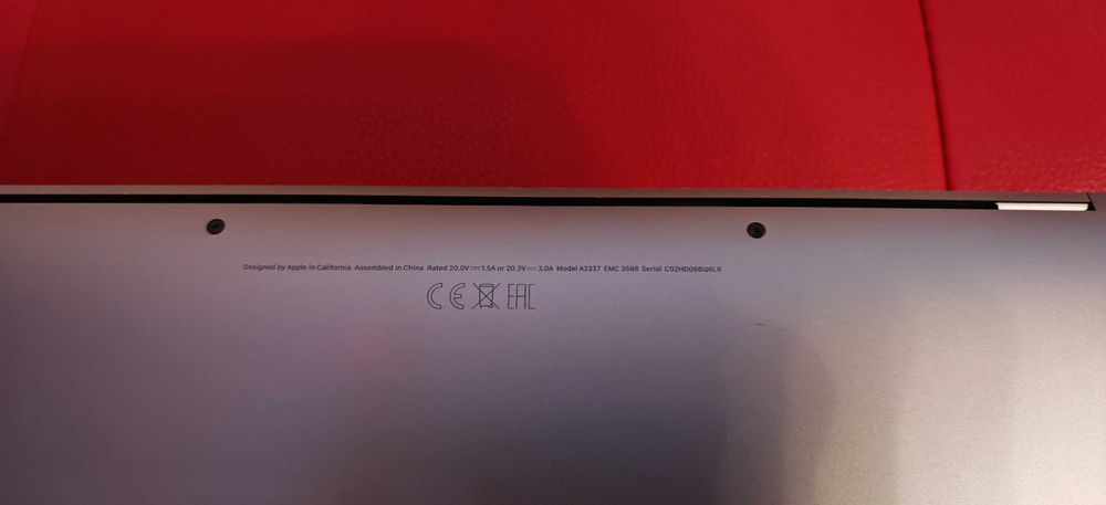 MacBook Air 13” 2020 | Apple M1 | 256 GB SSD | Portátil Leve e Fiável