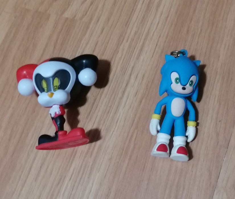 2 Figures: Tweety/Harley Quinn + Sonic!64552114748802120