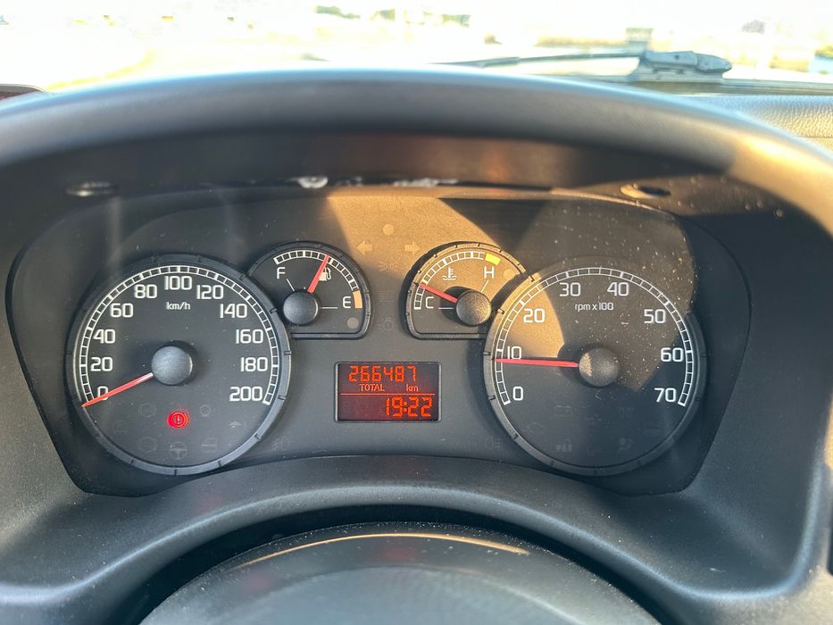 Fiat Punto 1.3 JTD 5 lugares ano 2005