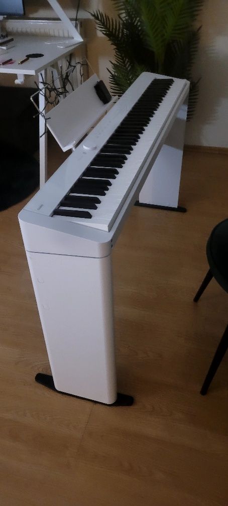 Pianino Casio px 1100