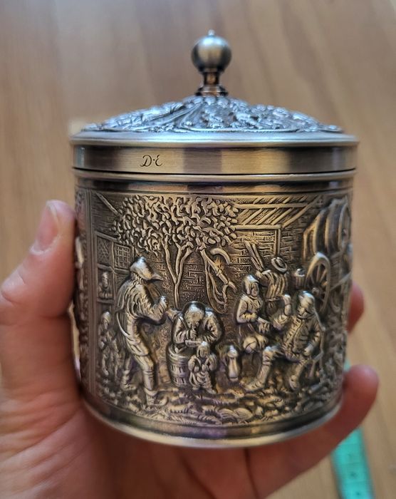 Шкатулка в серебре