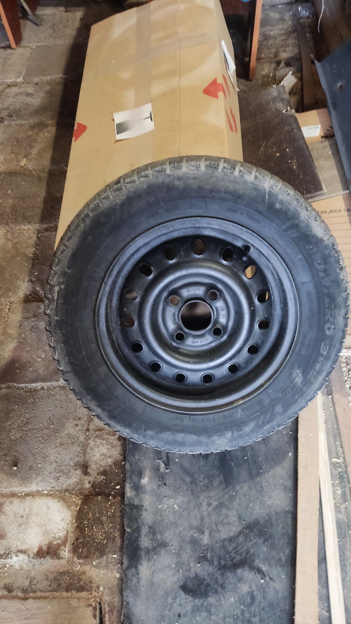 диски штамповка 13"  4х100 с зимней резиной Opel, lanos