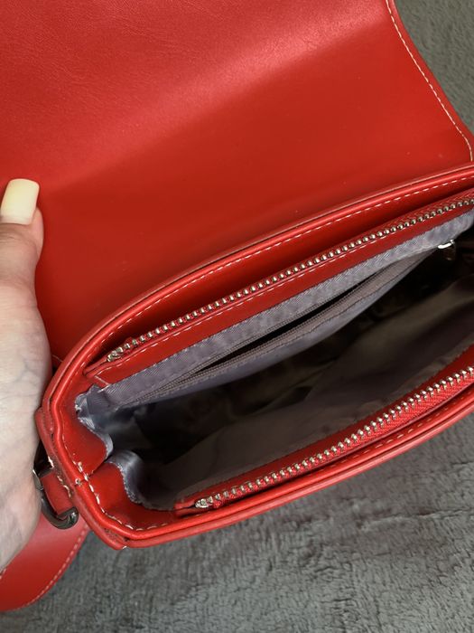 Жіноча сумка FUERYA Milano Яскраво-червона, як нова