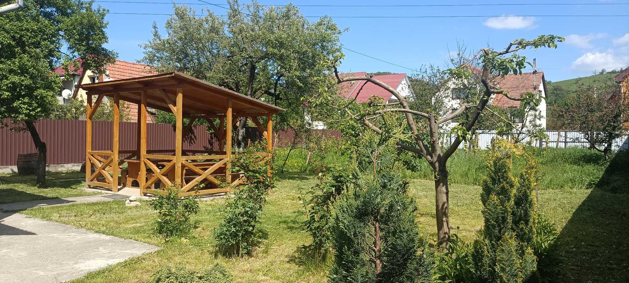 3 кімнати (з окремими санвузлами) у будинку без господарів побл. басей