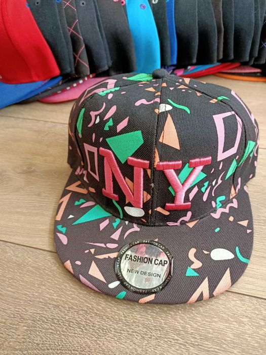 Czapka z daszkiem NY skate kolorowa