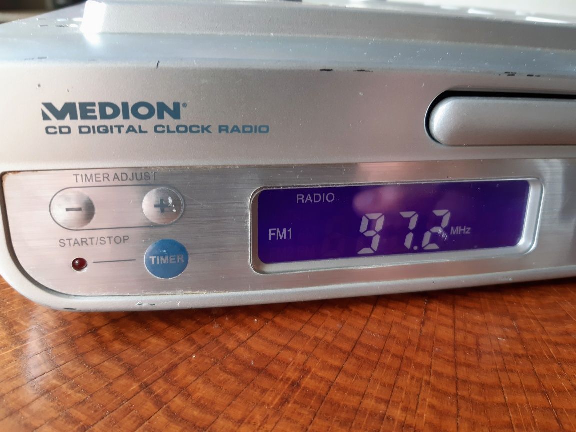 Radio z CD z pilotem