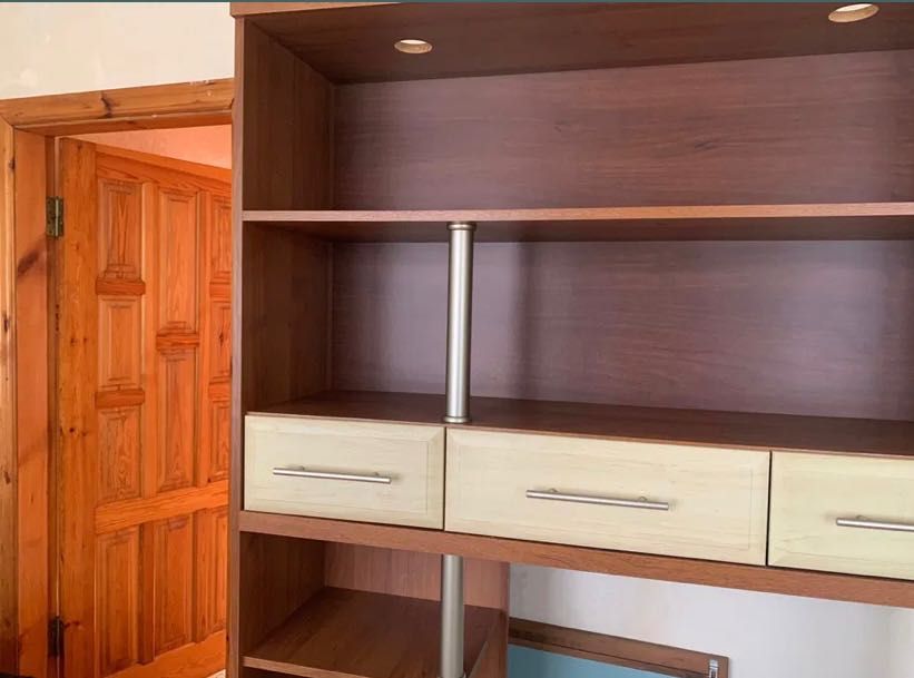 Продам двокімнатну квартиру центр Вишневого