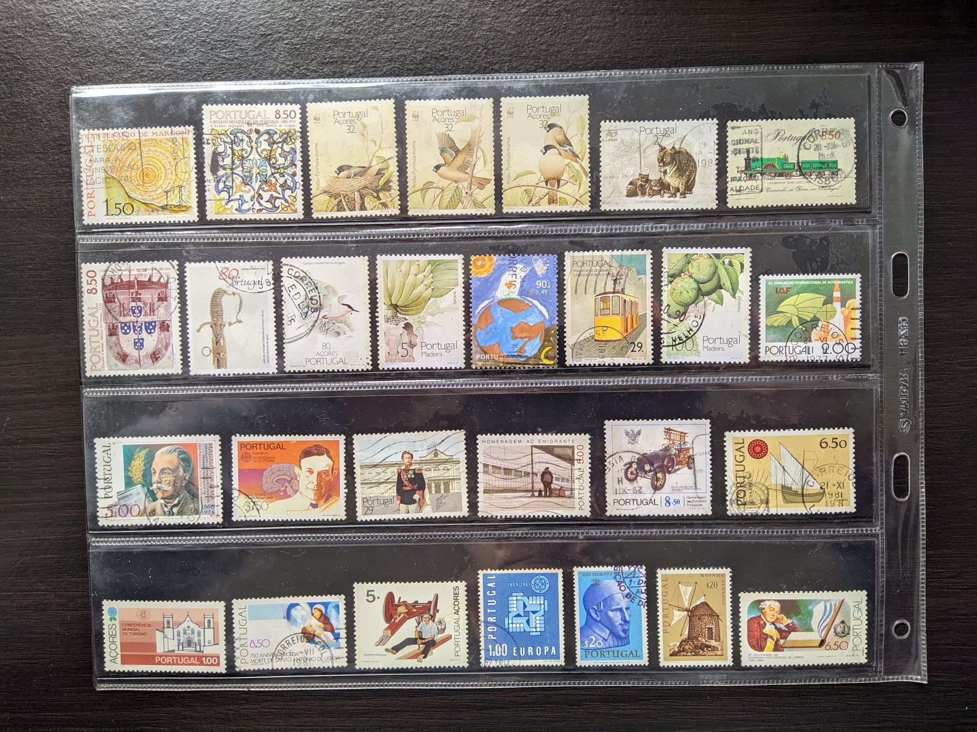 Coleção com mais de 300 selos de Portugal