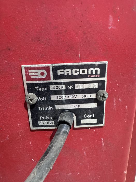Maquina de pneus Facon