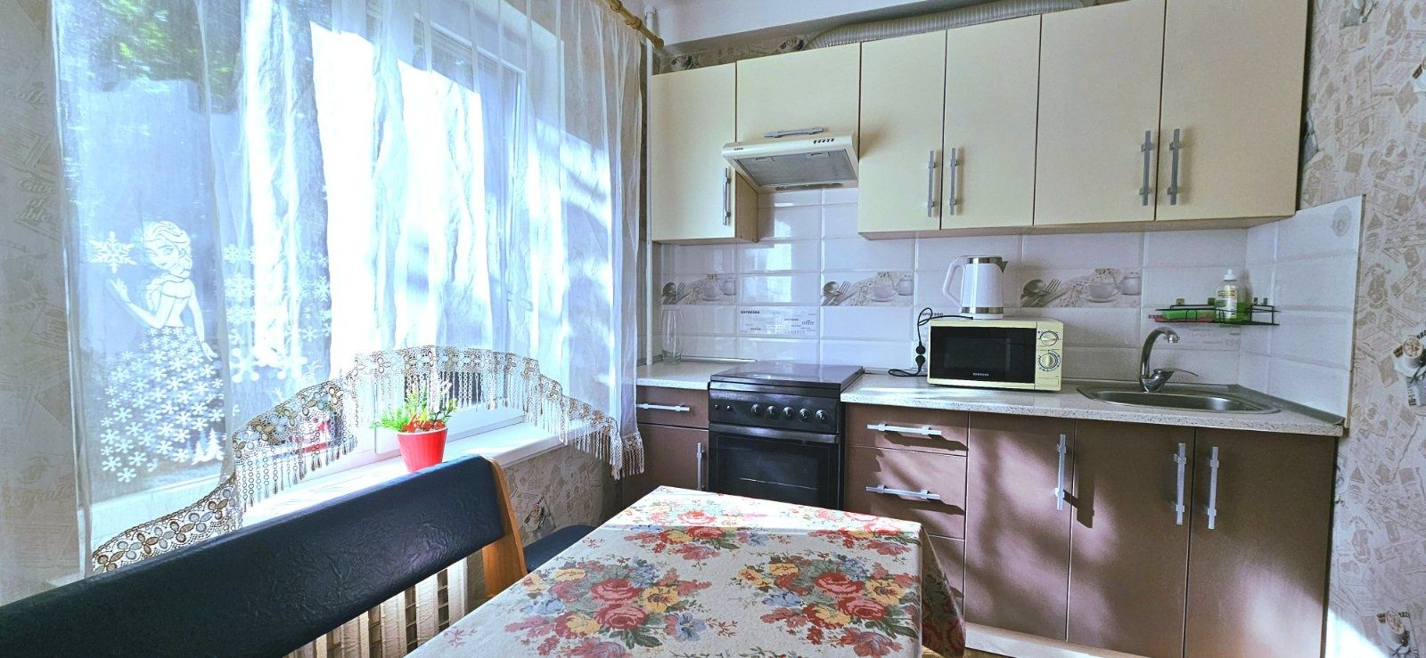 Сдам посуточно 1к кв. Космос, Варус, Обл.,1я Ж/д  б-ца