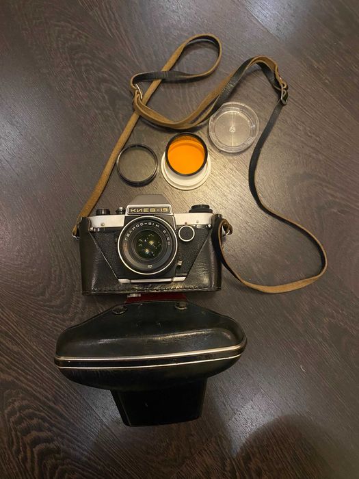 Продам фотоаппарат Київ-19 та ширококутний об’єктив MС Mир 24H 2/35