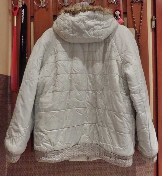 kurtka ciepła kremowa pod pachą 112 cm obwod