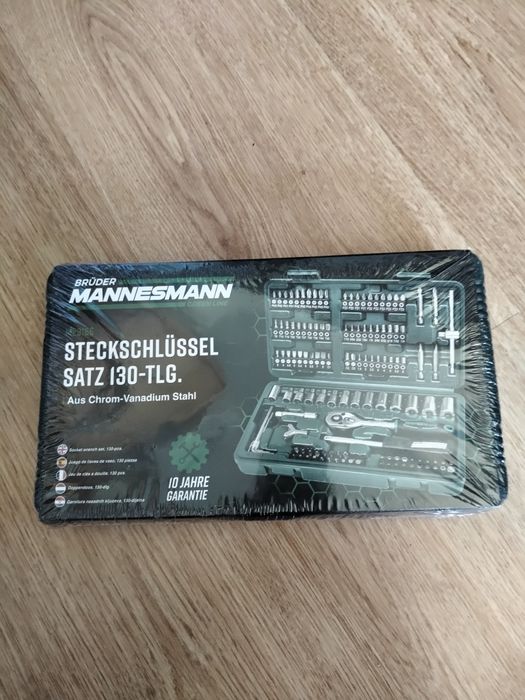 Zestaw narzędziowy klucze nasadowe i bity 130 elementów w skrzynce