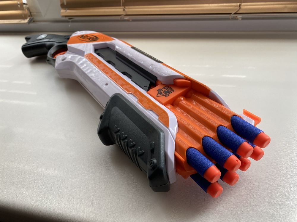 Бластер пистолет nerf