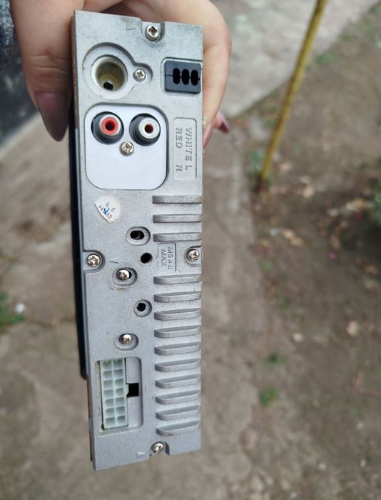 Автомобільна магнітола