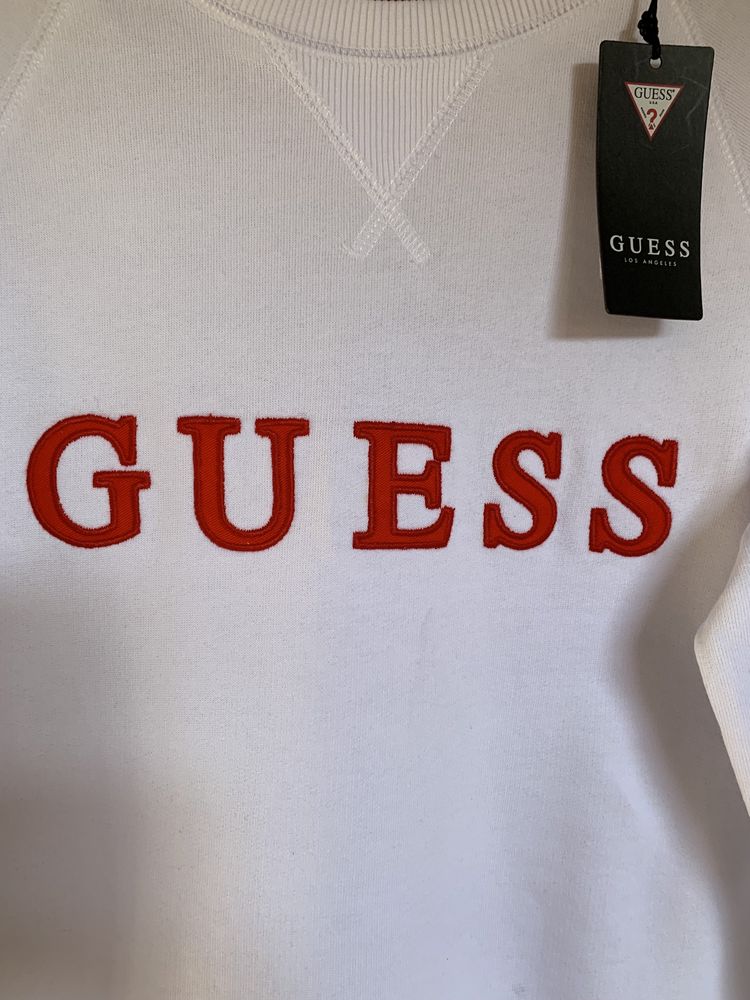 Biała bluza Guess