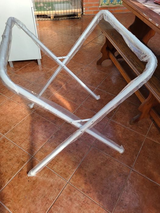 Base para banheira de bebé