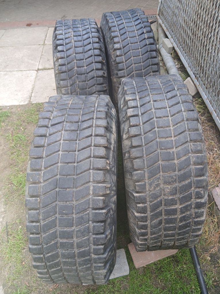 Opony Continental 240/70 R 15