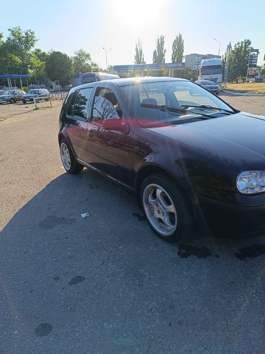 Продам гольфа 1.6