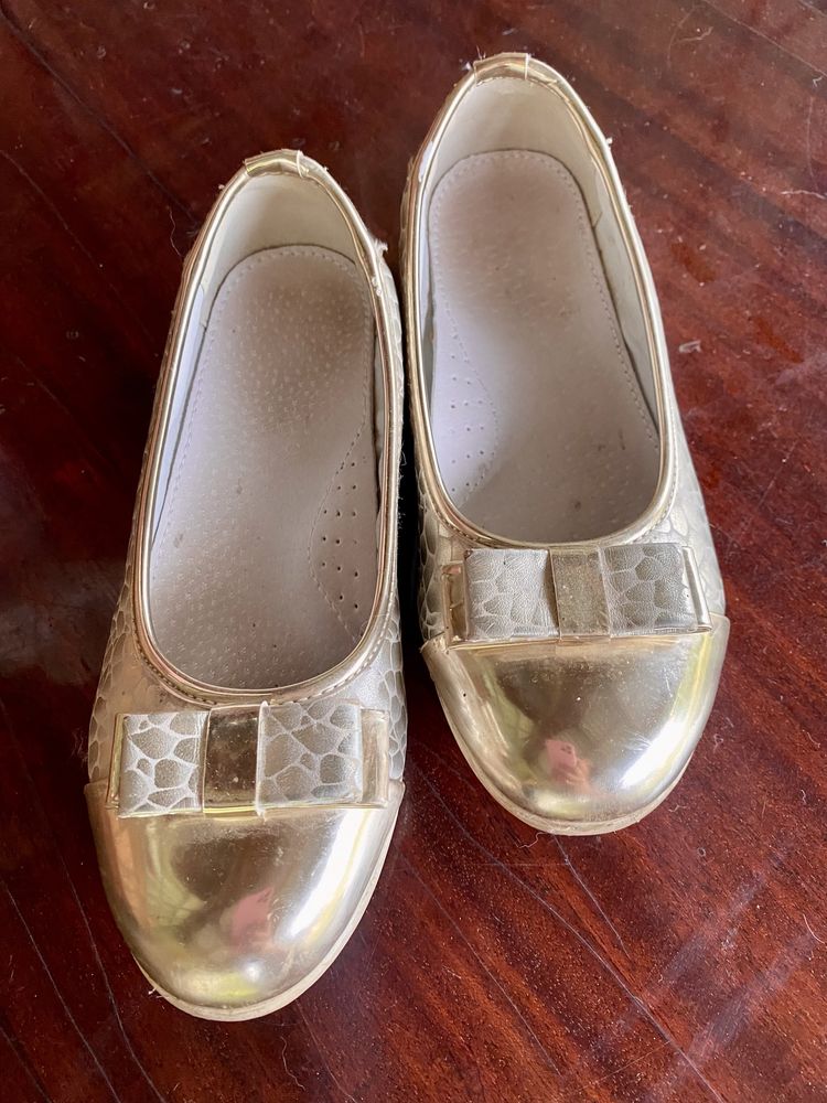 Туфлі для дівчинки золоті святкові 32