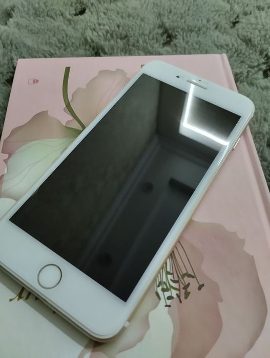 iPhone 7 plus на 128 ГБ.