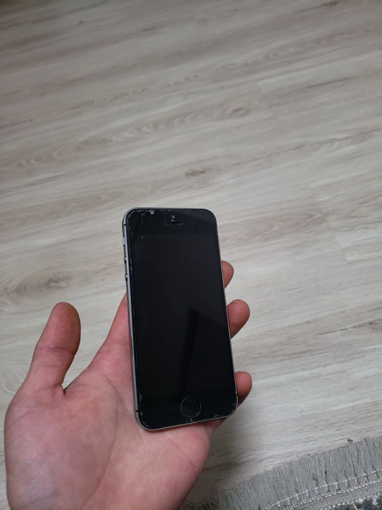 Продам iphone 5 в неробочому стані