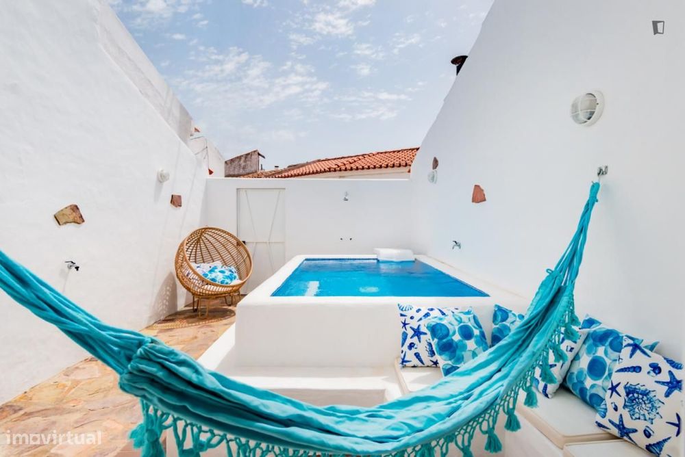 Estúdio - localizado em Evora