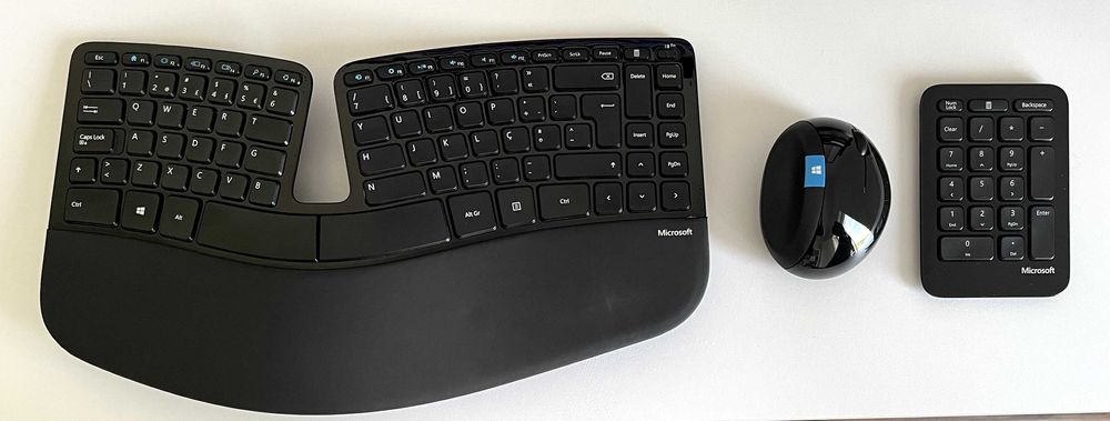 Microsoft Sculpt Ergonomic Desktop