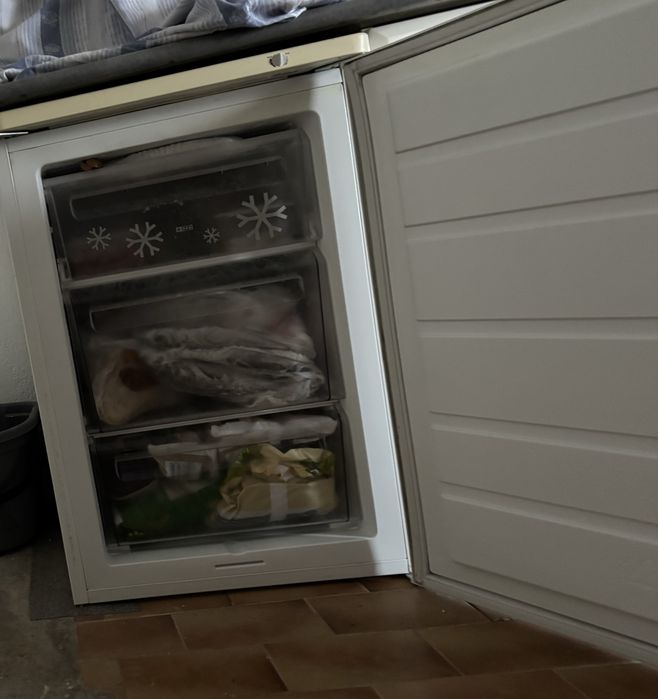 Arca vertical 3 gavetas- Zanussi