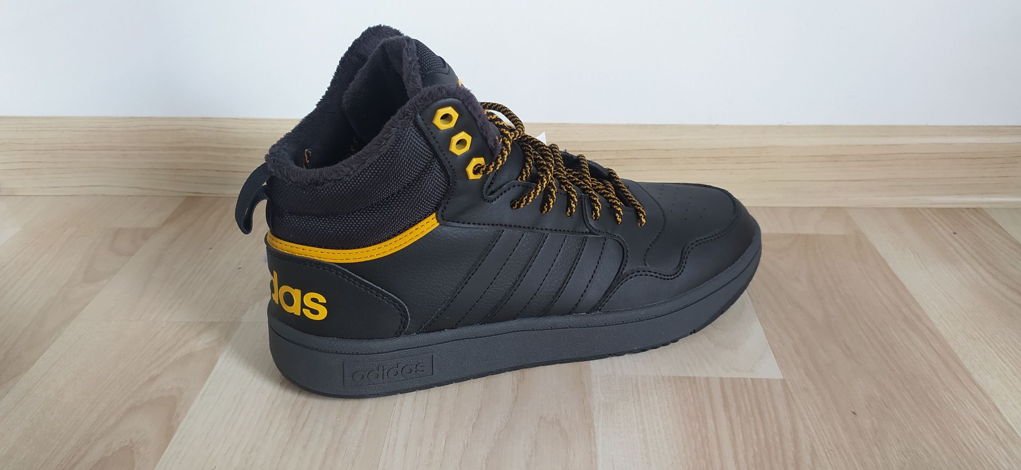Adidas HOOPS 3.0 MID WTR nowe 42