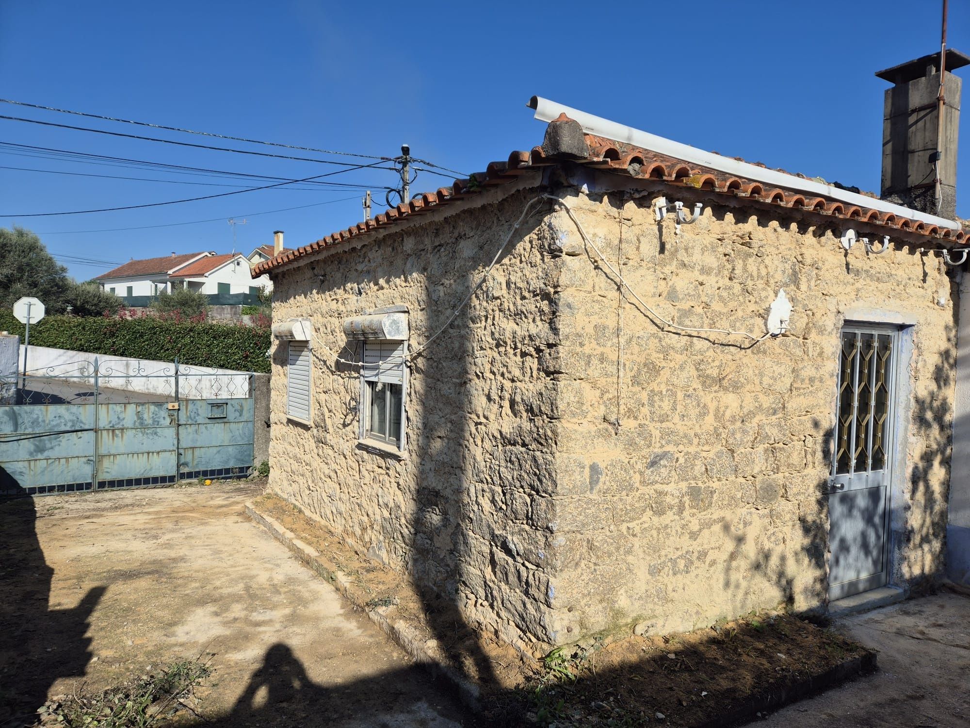Vivenda T1 com terreno