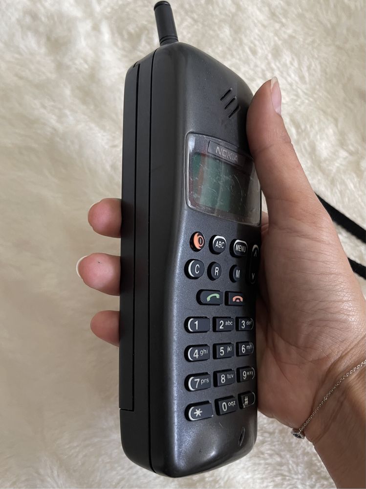 Uma relíquia! Nokia 1011, o primeiro telemovel