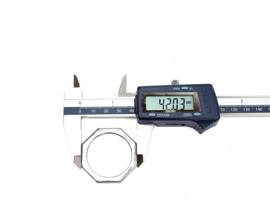 NOWA Nakrętka kontrująca suportu ZZR Romet Jaguar Huragan Sport Karat