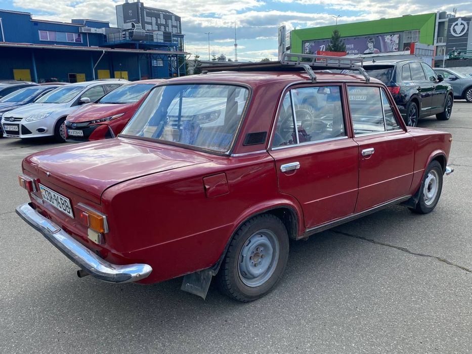 Продається машина Ваз 21013.