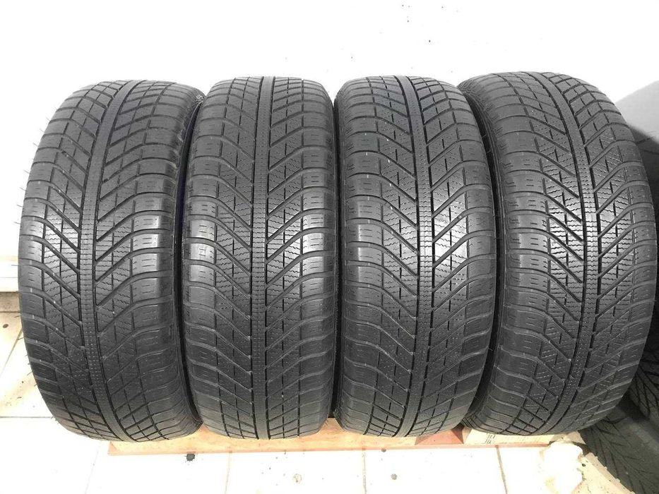 Шини резина всесезонка 215/60 R16 Good Year Vector Seasons 2021 рік