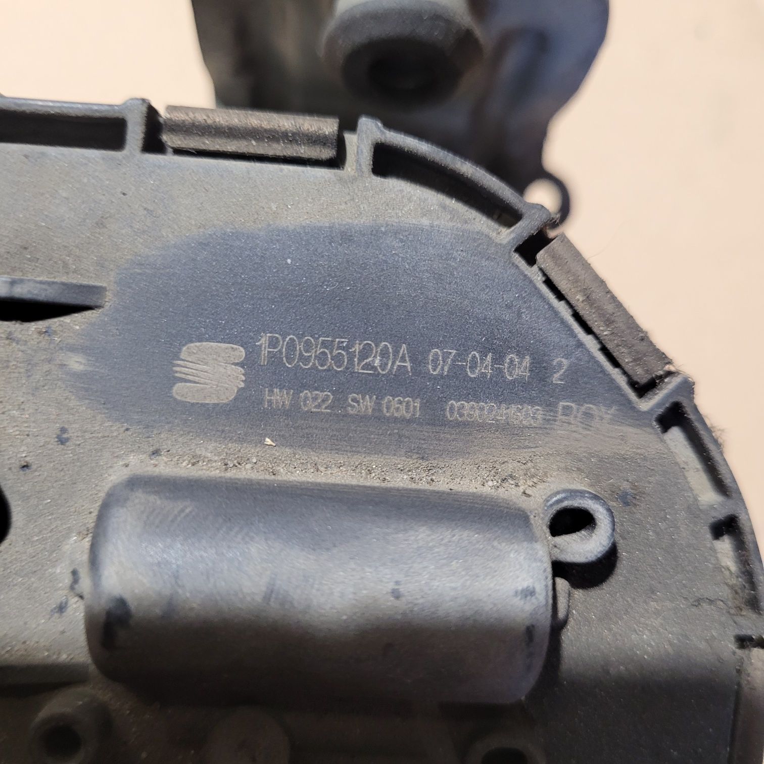 Mechanizm wycieraczek przód prawy seat Leon II 2007r