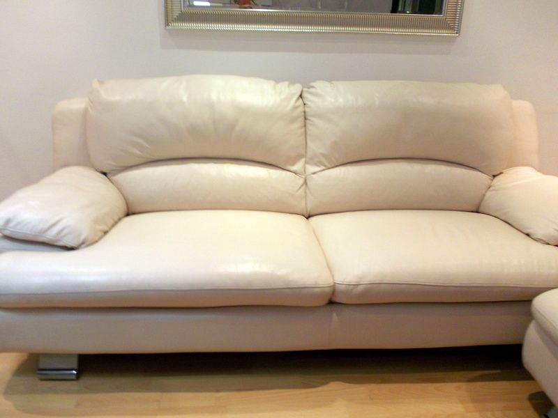 Komplet wypoczynkowy: sofa 3-os, fotel, pufa -  skóra naturalna
