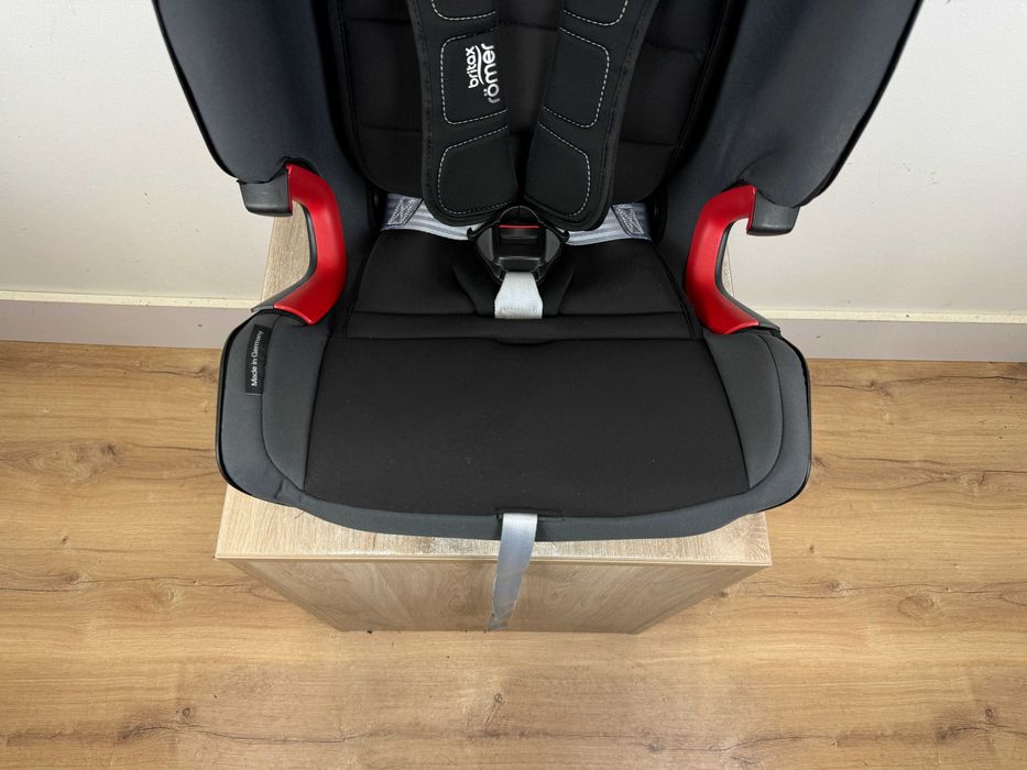Fotelik samochodowy Britax Romer Advansafix IV R 9-36kg
