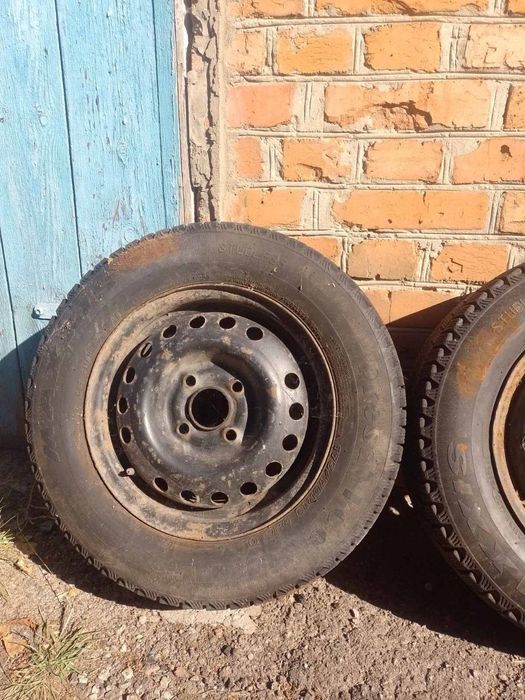 Диски 2 шт R13на ланоса з зимовою резиною 2008рік