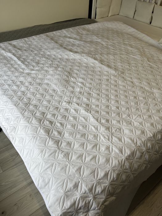 Непромокаюча простинь / наматрацник 220×200, захист матраца