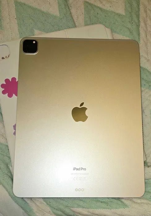 Vendo / troco iPad Pro 12,9 6 th geração