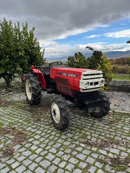 Trator Mitsubishi ST2640