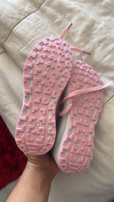 Tenis novos engano no tamnho.