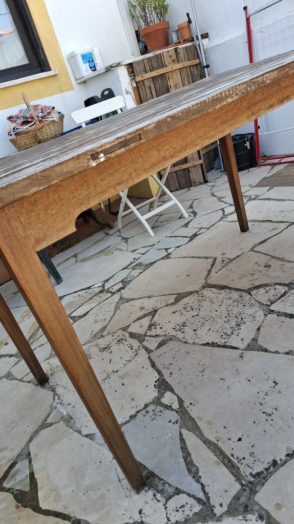 Mesa de jardim ou de sala